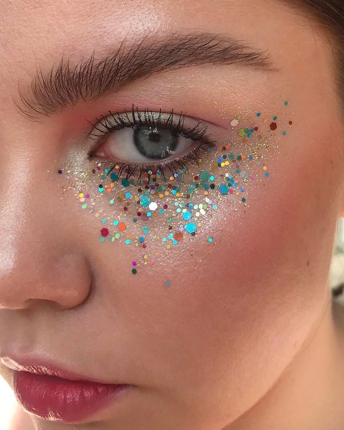 Glittery Eye Makeup Is a Look That Will Last - The New York Times