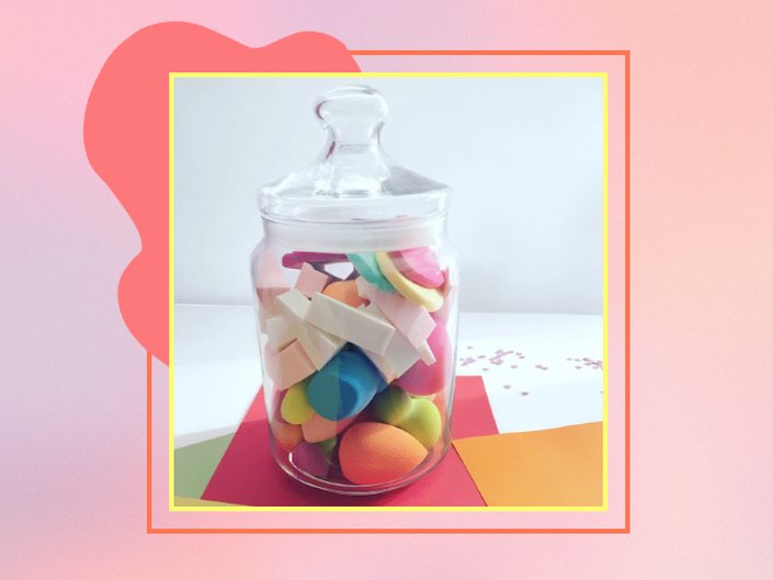 makeup sponges in clear jar