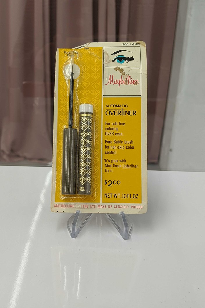 maybelline vintage overliner