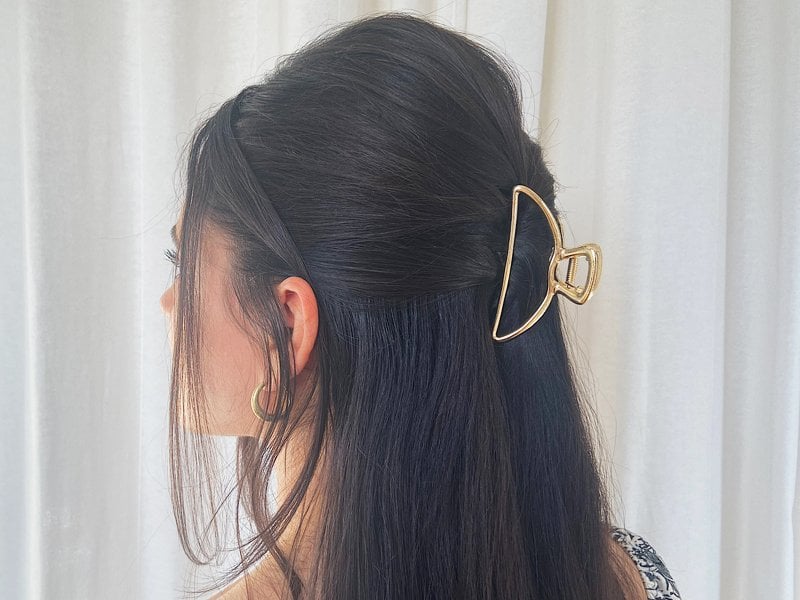 11 Easy Claw Clip Hairstyles to Try In 2021 PureWow