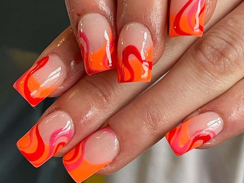 Thiết kế Lava nail đang được ưa chuộng và trở thành cơn sốt trong giới nail. Hãy cùng chiêm ngưỡng bộ móng tay đẹp lung linh này và tham gia vào trào lưu đang hot nhất tại Việt Nam.