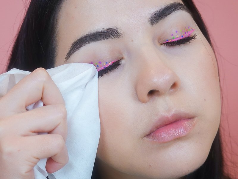 HOW TO WATERPROOF MAKEUP  How to Stop Makeup From Melting or