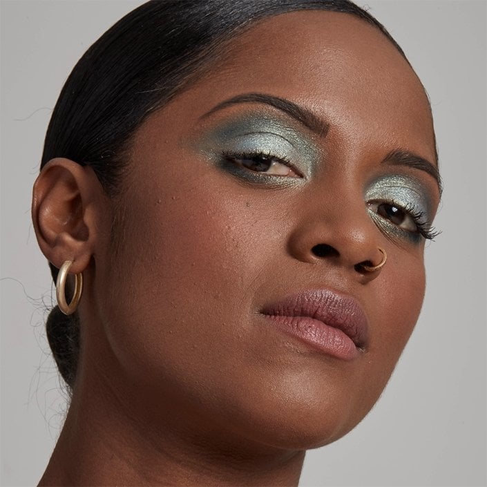 Image_Model_Metallic Eyeshadow